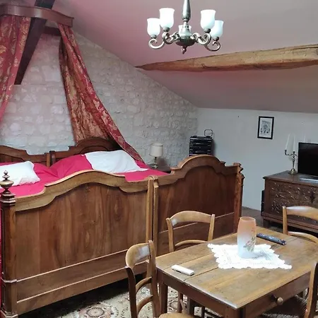 Chez Florence Et Sylvain De Frühstückspension Loudun