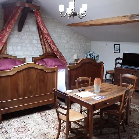 Chez Florence Et Sylvain De Bed & Breakfast Loudun