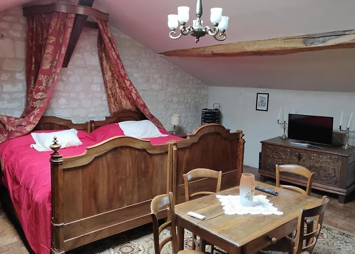 Chez Florence Et Sylvain De Bed & Breakfast Loudun