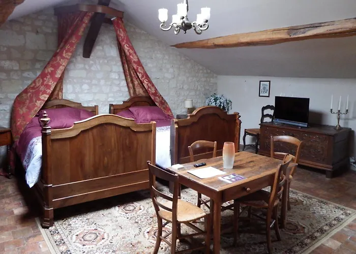 Chez Florence Et Sylvain De Bed & Breakfast Loudun